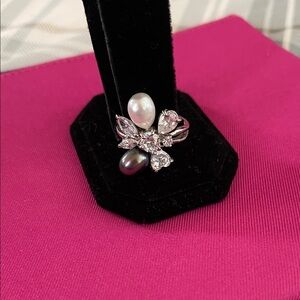 Silver and Pearl Floral Women's Ring